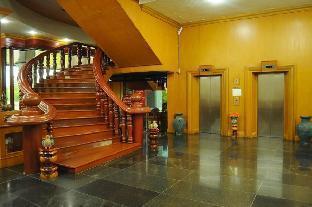 Pathumthani Place Hotel Экстерьер фото