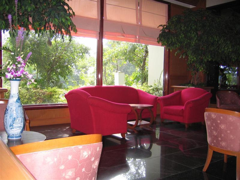 Pathumthani Place Hotel Экстерьер фото