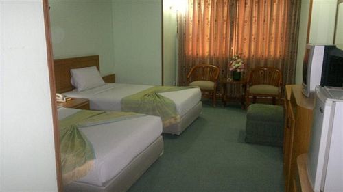 Pathumthani Place Hotel Экстерьер фото