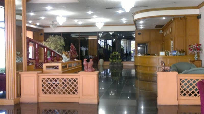 Pathumthani Place Hotel Экстерьер фото